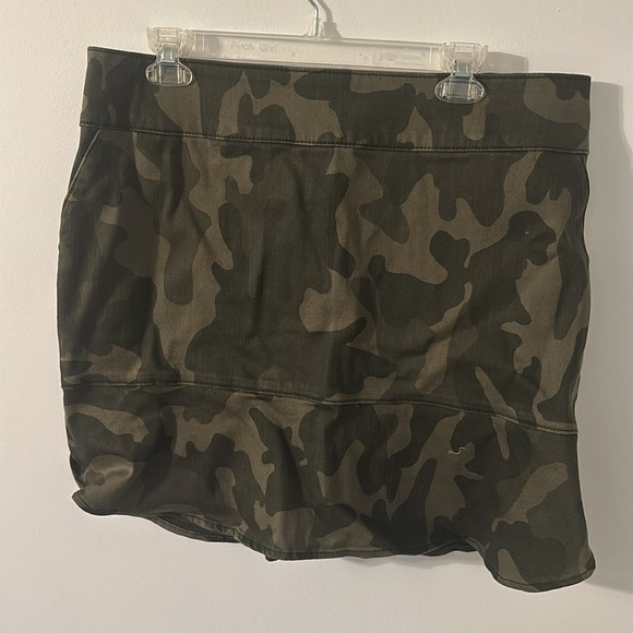 WHBM Camo Skirt Size 14 NWT - Picture 4 of 5